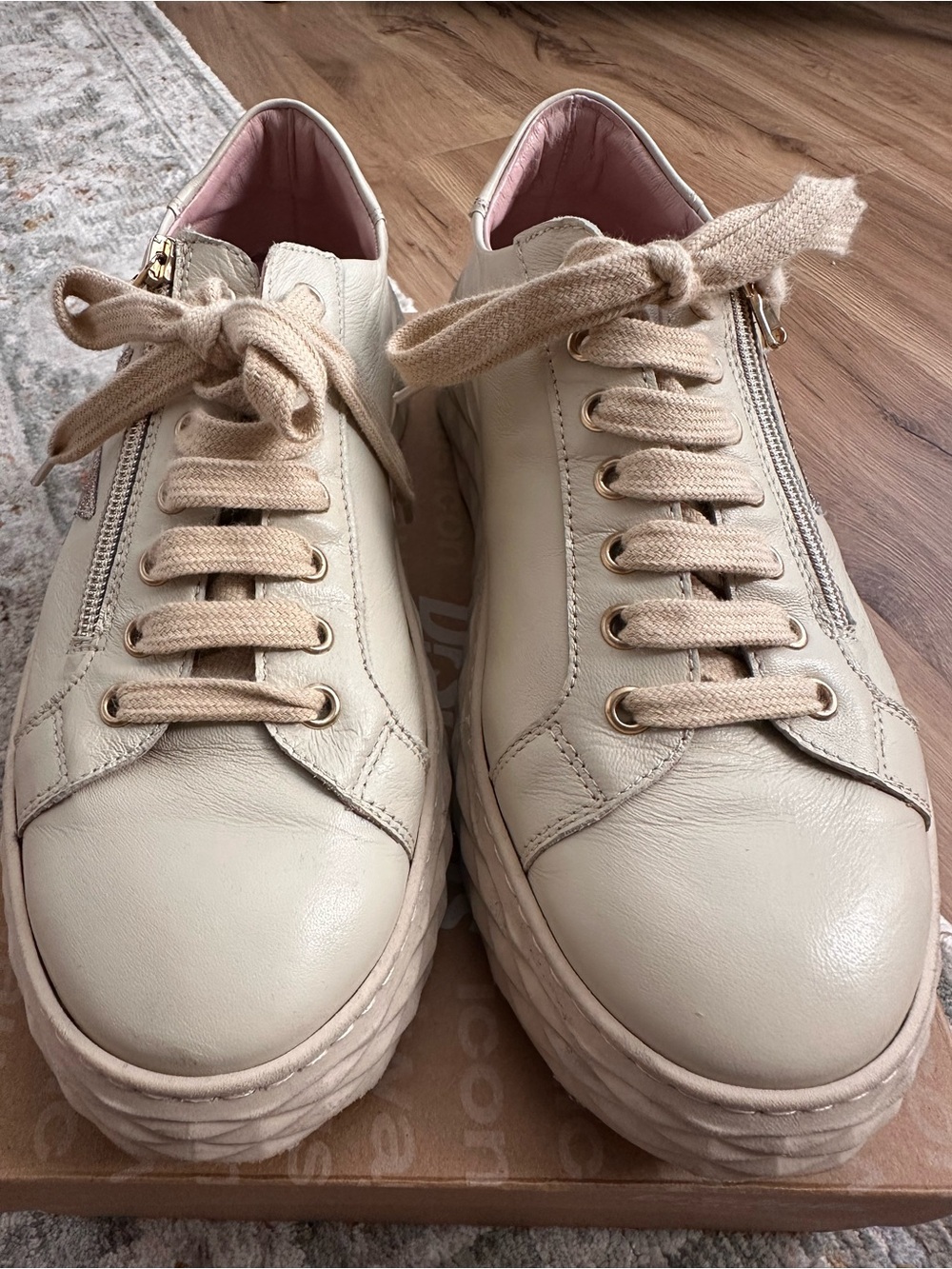 Sole Bliss Cream Leather Platform Sneakers size 40